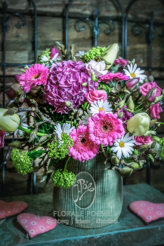 Blumenvielfalt bei Florale Poesie in Brixen im Thale